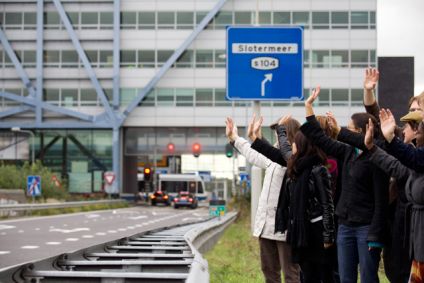 14 10 10 - Zwaaien naar de buurt